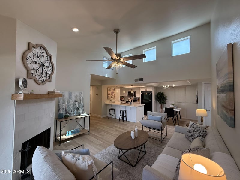 2935 68th St #220, Scottsdale, AZ 85251