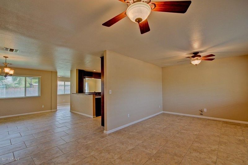 2935 E Cholla St, Phoenix, AZ 85028