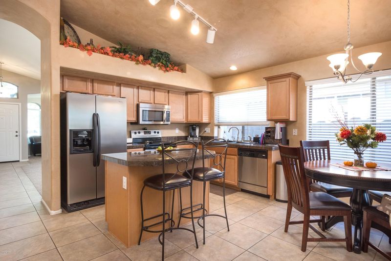 2935 E Whispering Wind Dr, Phoenix, AZ 85024