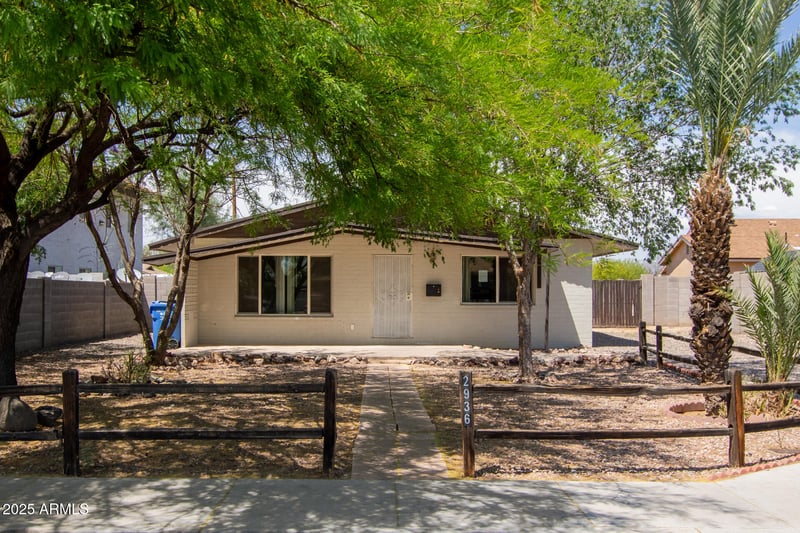 2936 Beck Ln, Phoenix, AZ 85032