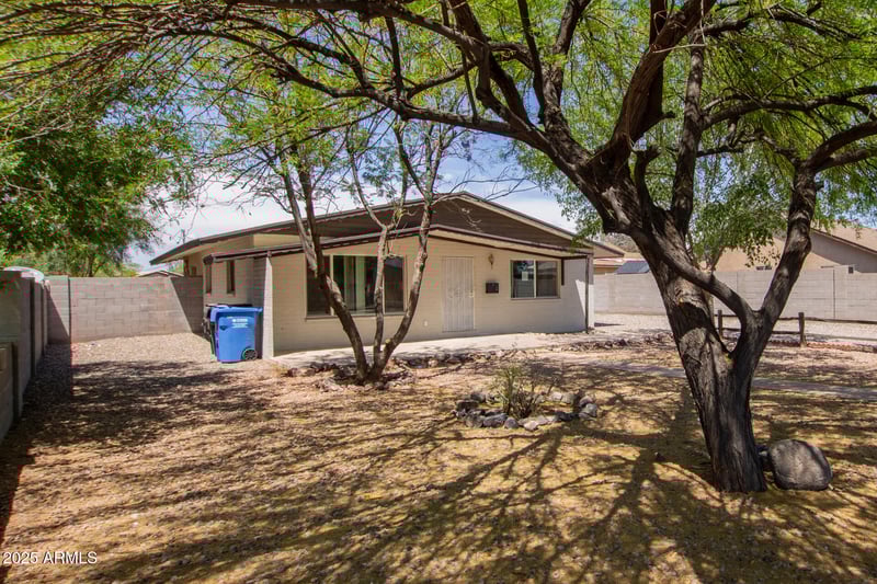 2936 Beck Ln, Phoenix, AZ 85032