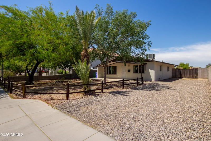 2936 Beck Ln, Phoenix, AZ 85032