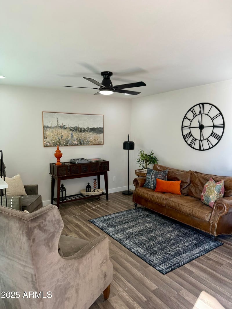 2936 Michelle Dr, Phoenix, AZ 85053