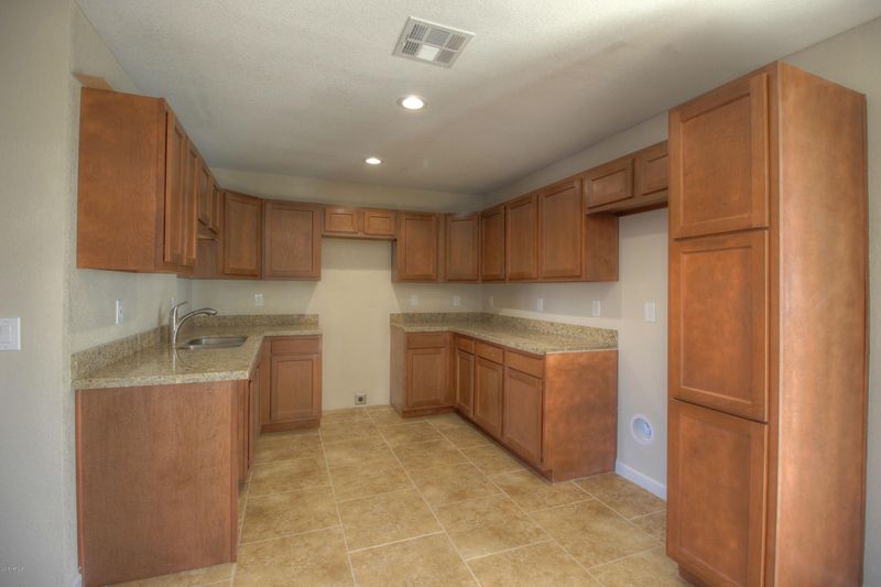2936 N 63rd Ave, Phoenix, AZ 85033