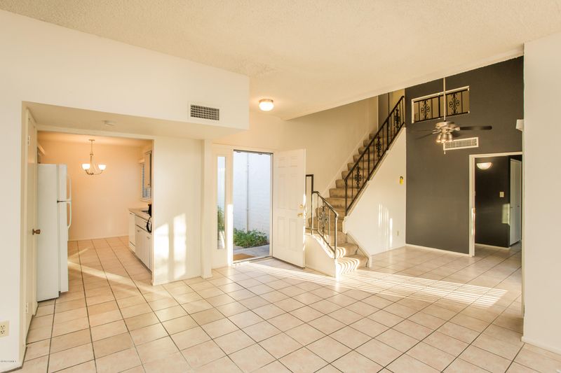2936 N Casa Tomas Ct, Phoenix, AZ 85016