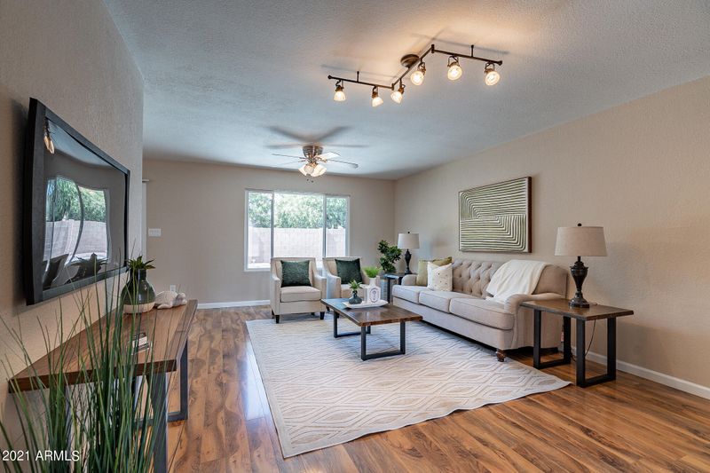 2936 W Anderson Dr, Phoenix, AZ 85053
