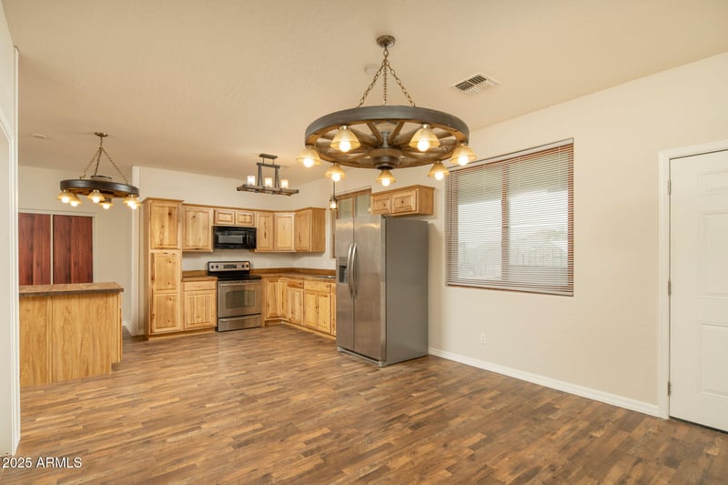 29362 Varnum Rd, San Tan Valley, AZ 85143