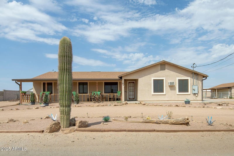29362 Varnum Rd, San Tan Valley, AZ 85143