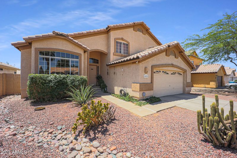 2937 E Blackhawk Dr, Phoenix, AZ 85050