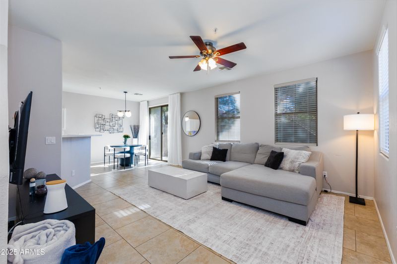 2937 E Dunbar Dr, Phoenix, AZ 85042