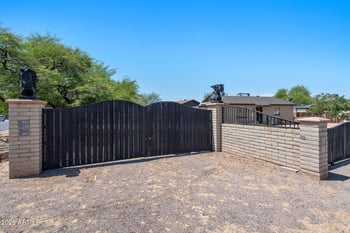 2939 E Angela Dr, Phoenix, AZ 85032