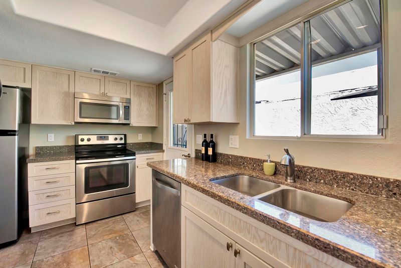 2939 N 22nd Pl, Phoenix, AZ 85016