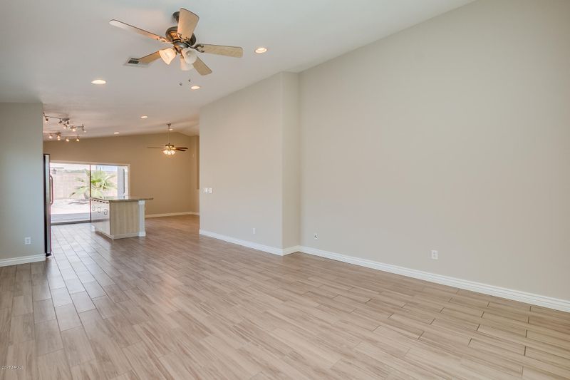 2940 W Lone Cactus Dr, Phoenix, AZ 85027