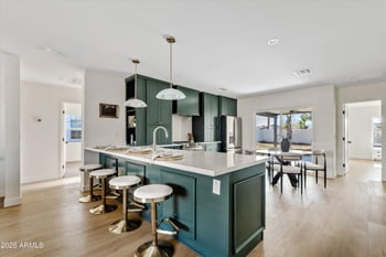 2941 Cheery Lynn Rd, Phoenix, AZ 85016