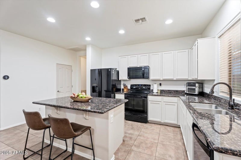 2943 Mila Way, San Tan Valley, AZ 85144