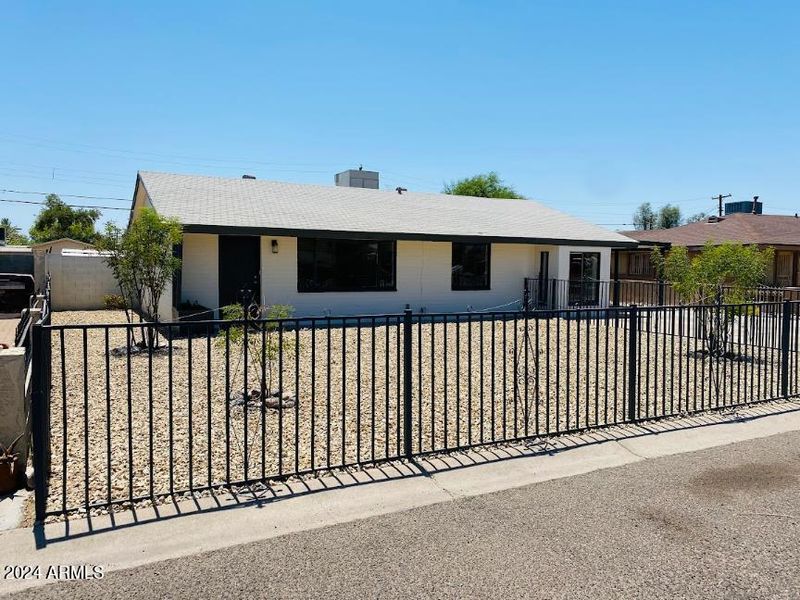 2943 W Highland Ave, Phoenix, AZ 85017