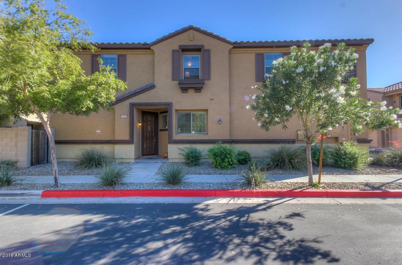 2944 E Darrow St, Phoenix, AZ 85042