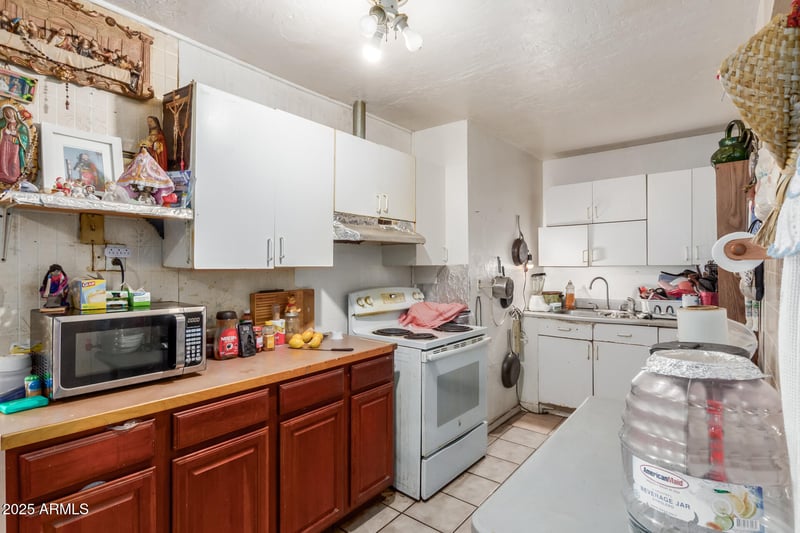 2945 Butler Dr, Phoenix, AZ 85051