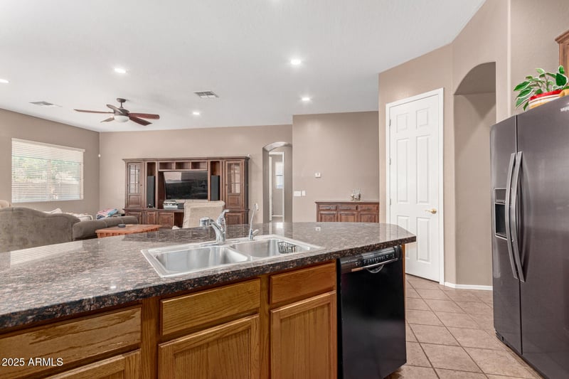 2945 Clifton Ave, Gilbert, AZ 85295