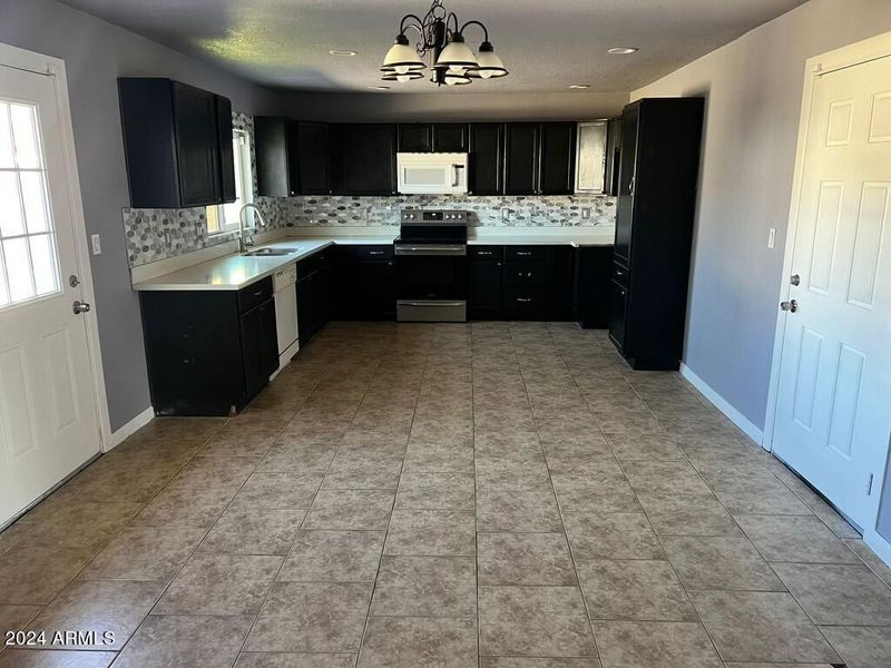 2945 N 71st Dr, Phoenix, AZ 85033