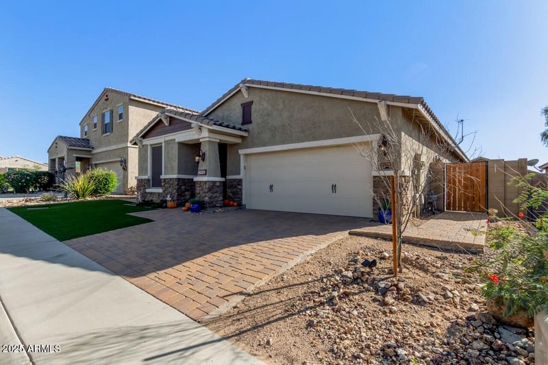 2945 Woburn Ln, Phoenix, AZ 85085