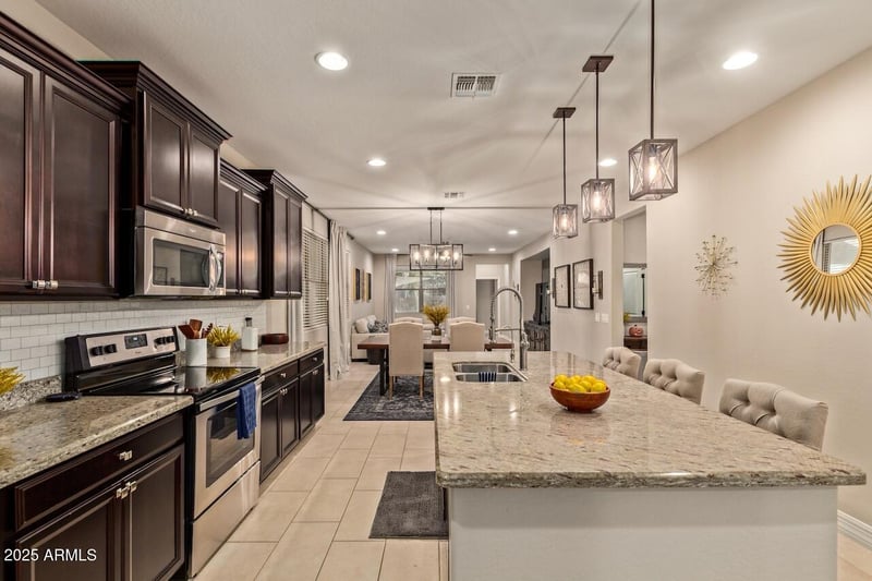 2945 Woburn Ln, Phoenix, AZ 85085