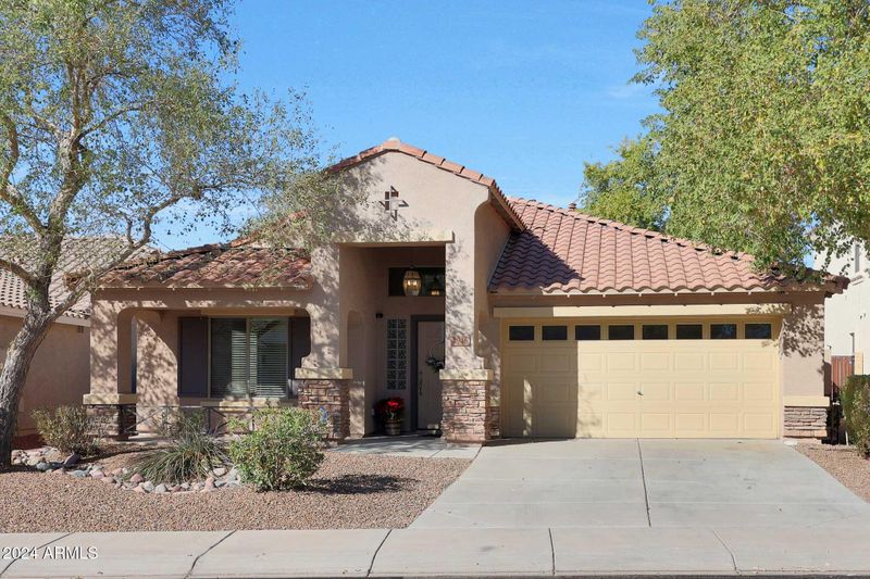 2946 E Quiet Hollow Ln, Phoenix, AZ 85024