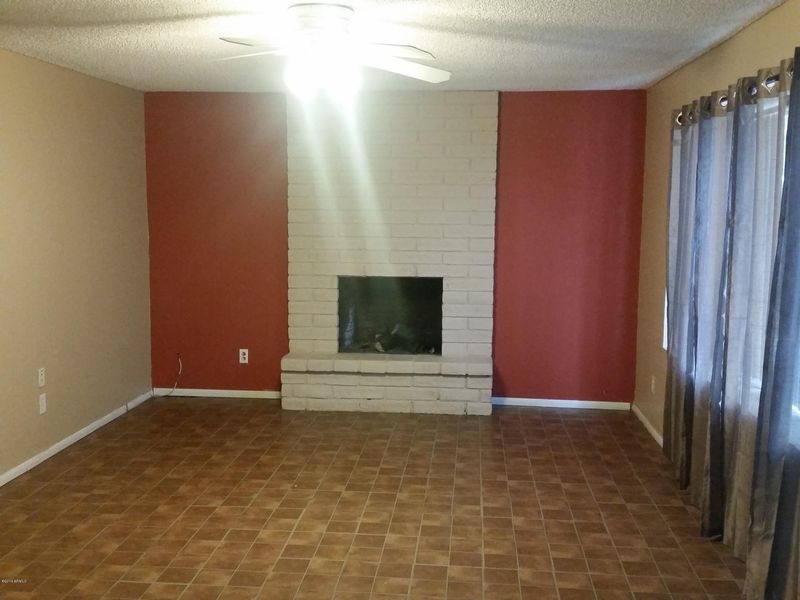 2946 N 71st Ave, Phoenix, AZ 85033