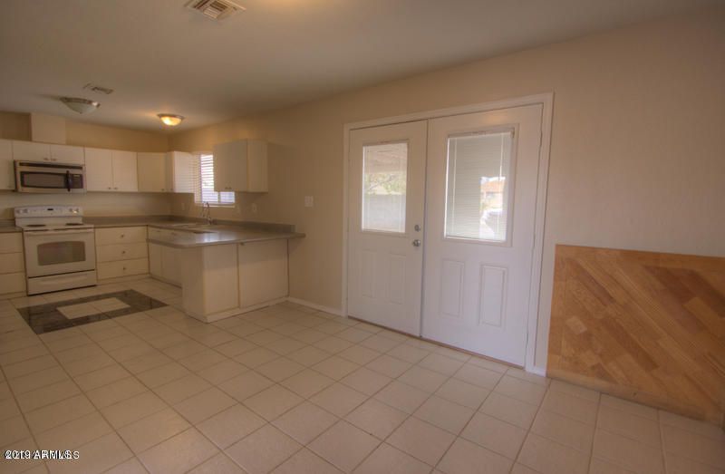 2947 W Saint Moritz Ln, Phoenix, AZ 85053