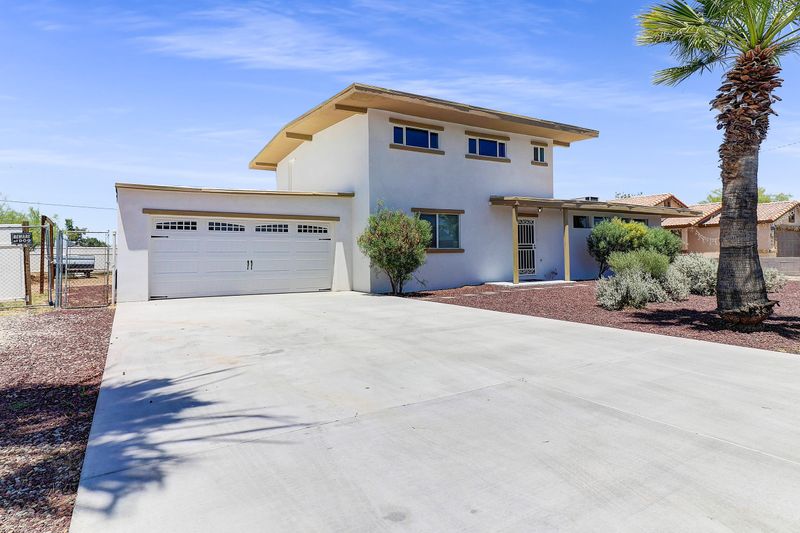 2948 E Mobile Ln, Phoenix, AZ 85040