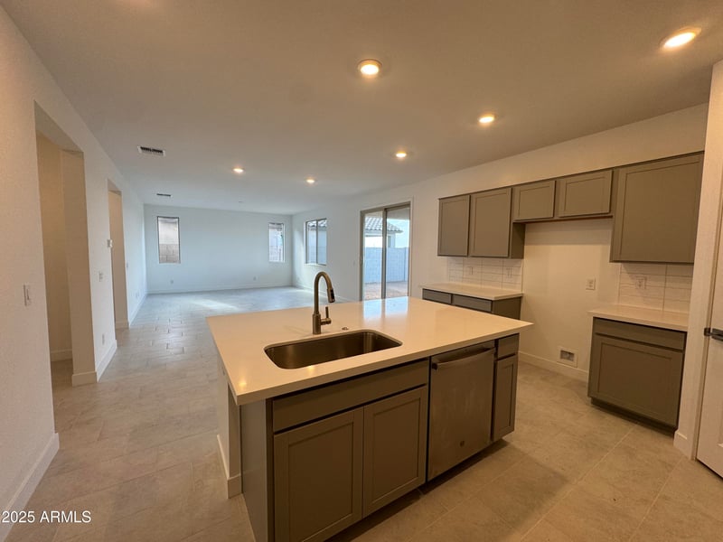 2948 Mecklenburg Way, San Tan Valley, AZ 85143