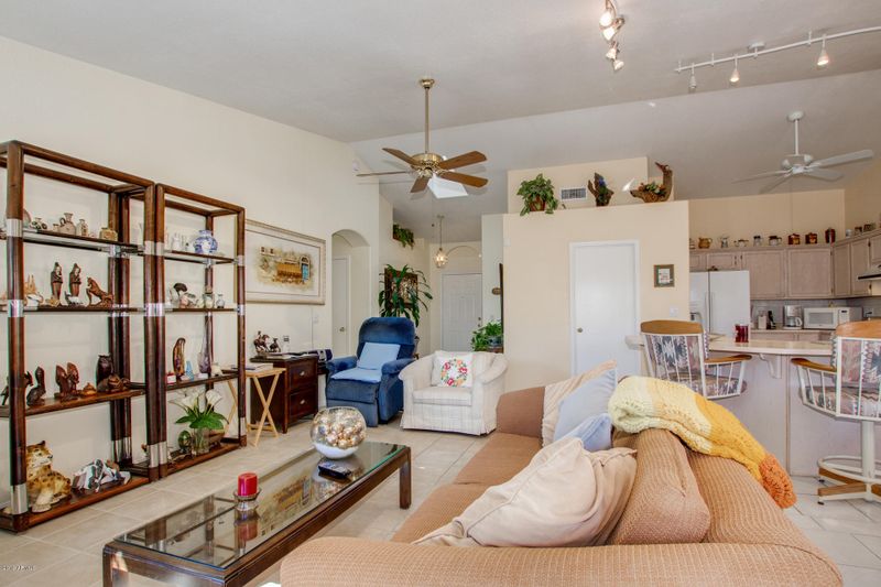 2949 E Hononegh Dr, Phoenix, AZ 85050