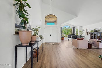 295 Stacey Ln, Tempe, AZ 85284