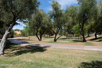 295 Stacey Ln, Tempe, AZ 85284