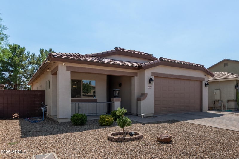295 Lyle Ave, San Tan Valley, AZ 85140