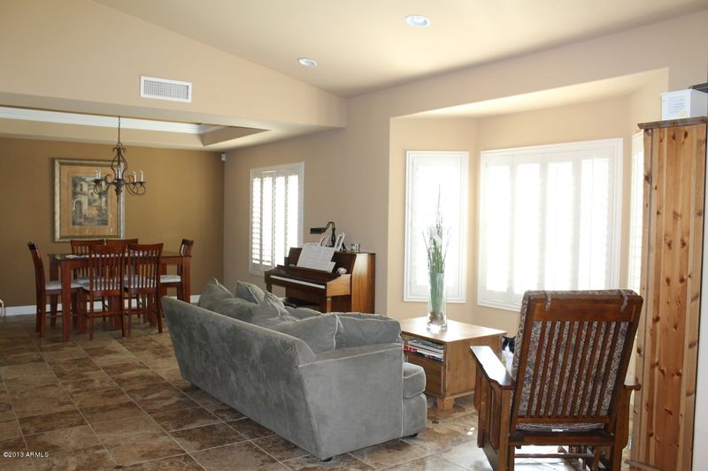 295 S Balboa Dr, Gilbert, AZ 85296