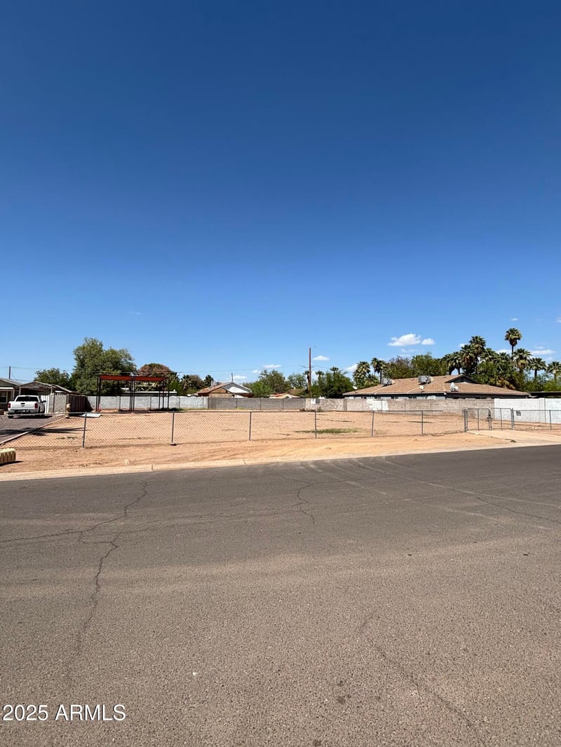 2950 Granada Rd #-, Phoenix, AZ 85008