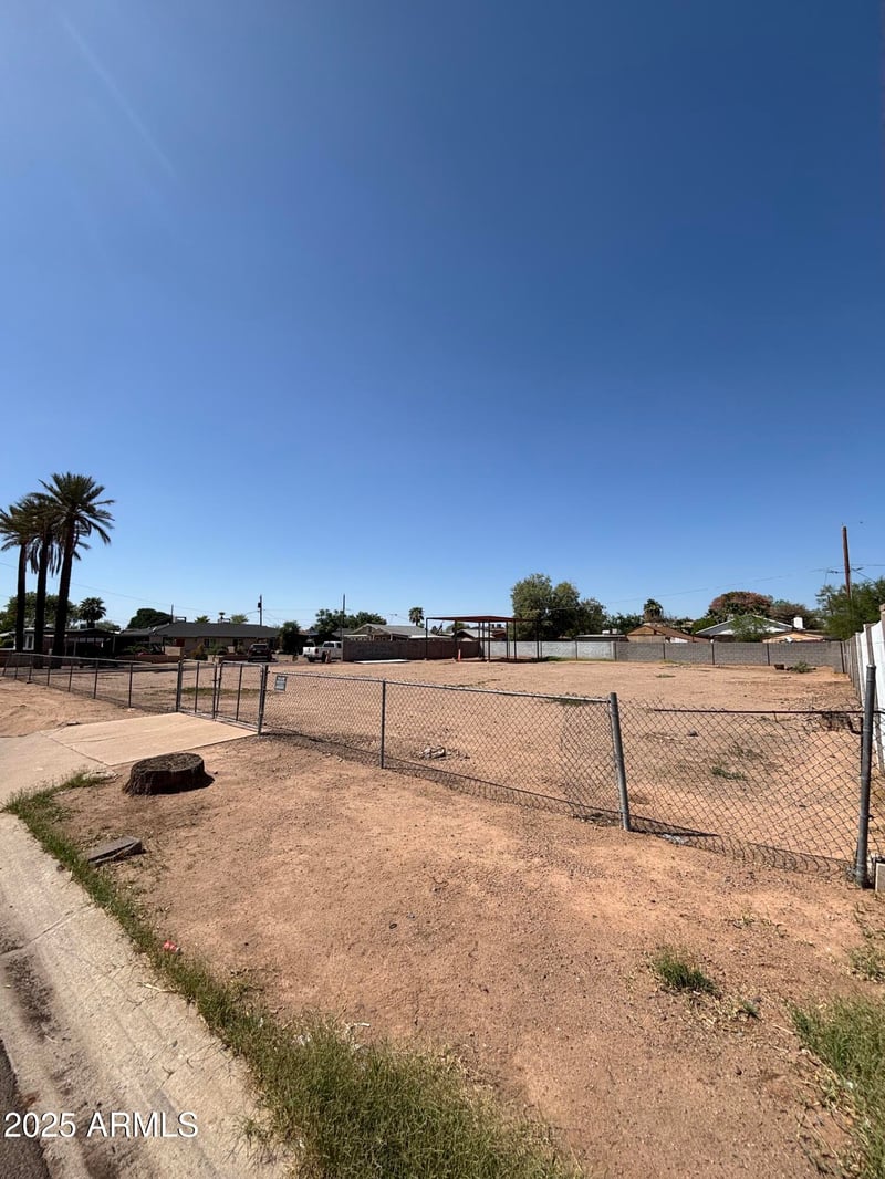 2950 Granada Rd #-, Phoenix, AZ 85008