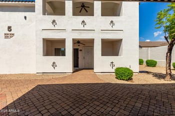 2950 Louise Dr #108, Phoenix, AZ 85027