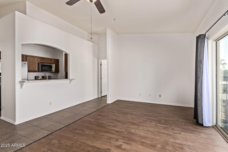 2950 Louise Dr #204, Phoenix, AZ 85027