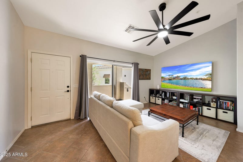 2950 Louise Dr #207, Phoenix, AZ 85027