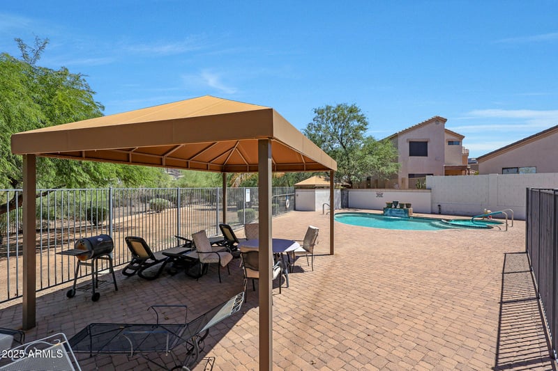 2950 Louise Dr #207, Phoenix, AZ 85027