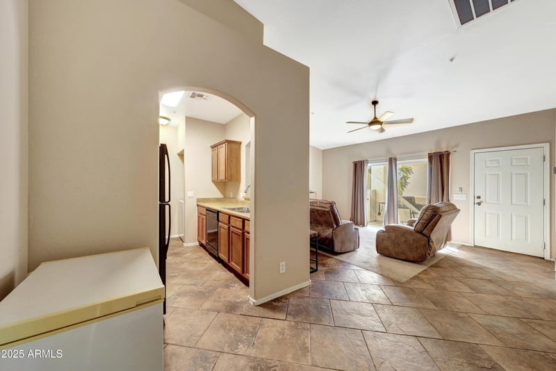 2950 Louise Dr #206, Phoenix, AZ 85027