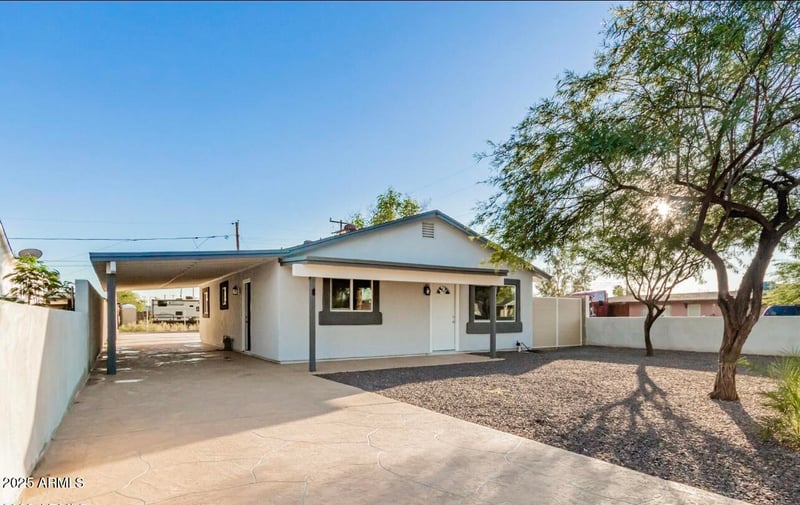 2951 Holly St, Phoenix, AZ 85009