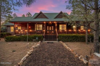 2952 Country View Ln, Overgaard, AZ 85933