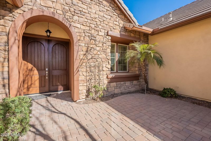 2952 E Warbler Rd, Gilbert, AZ 85297