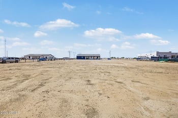 2953 S 335th Ave, Tonopah, AZ 85354