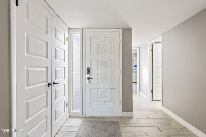 2957 Country Club Way, Tempe, AZ 85282