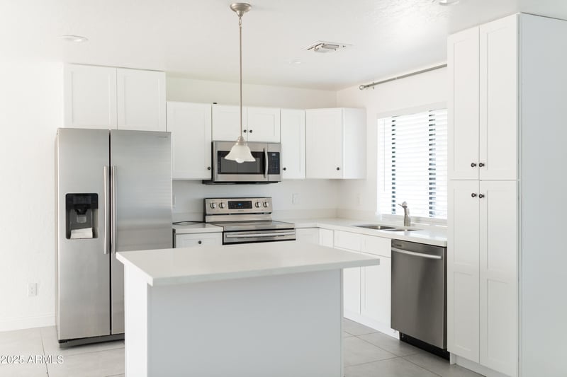 2957 Villa Rita Dr, Phoenix, AZ 85053