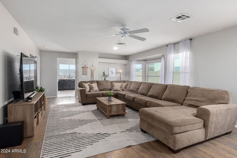 2957 W Lone Cactus Dr, Phoenix, AZ 85027